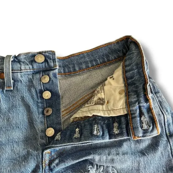 Levi’s 501 button fly cut off distressed denim shorts - Picture 3 of 7